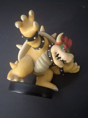 Amiibo Nintendo Bowser Super Smash Bros Figurine Gold Base 3" Tall